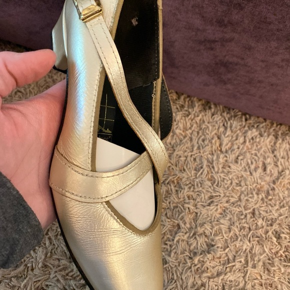 Tic tac toes/gently used/size 7/narrow/champagne colored - Picture 5 of 10